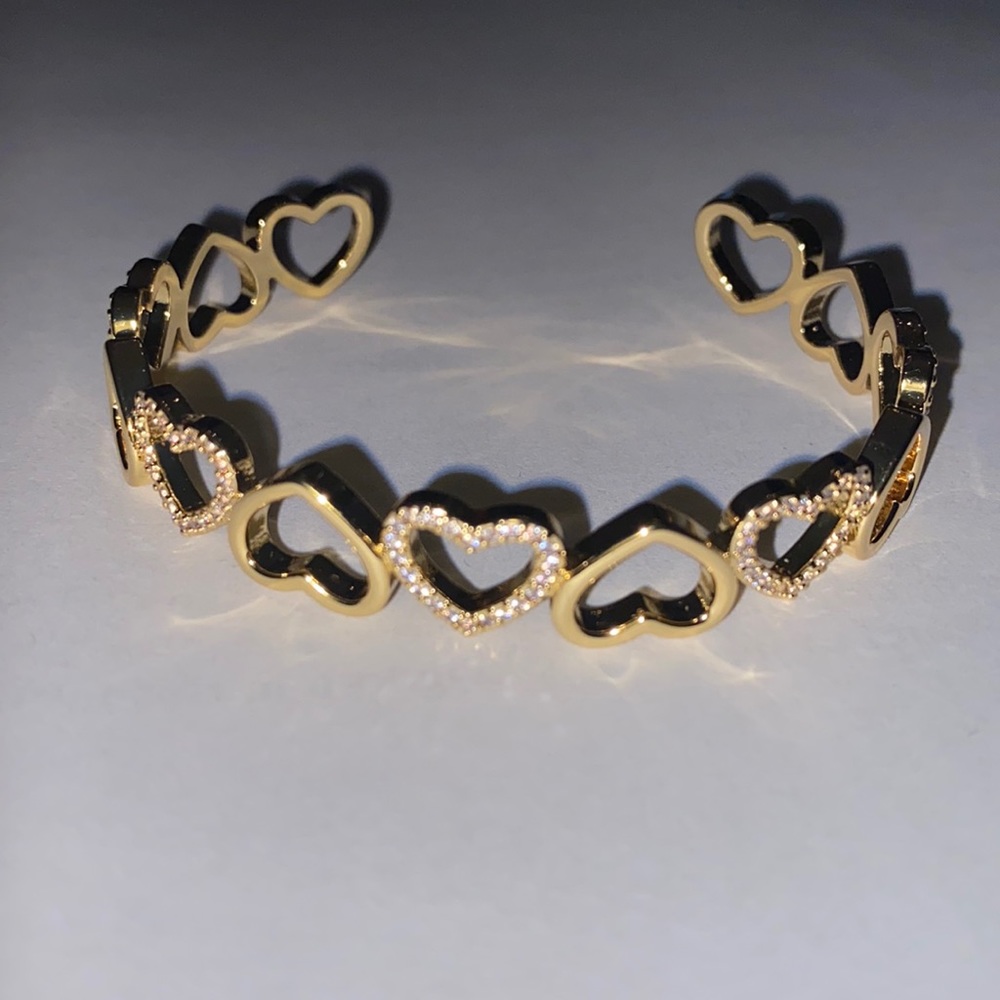 ♥️ Connecting Hearts Cuff Bracelet ♥️ - NWT